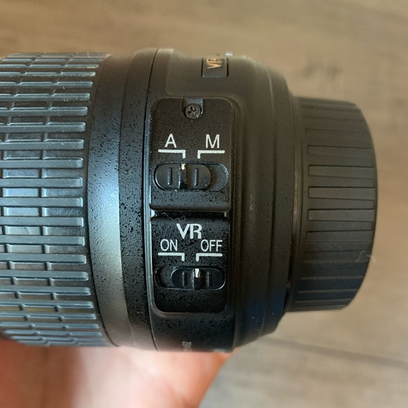 Nikon DX AF-S Nikkor 18-55mm 5.6G VR Lens - Picture 5 of 11